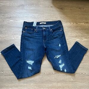 Levi’s Boyfriend jeans.